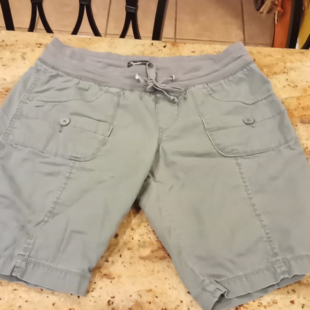 Supplies Bermuda Shorts